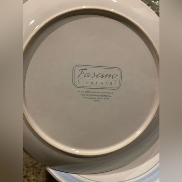 All for just $160.00. Fascinating Fascino Stoneware - Picture 5 of 5